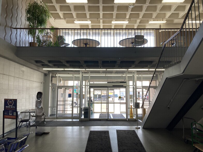 More Photos Of 700 Garfield Ave, Duluth Freestanding For Sale