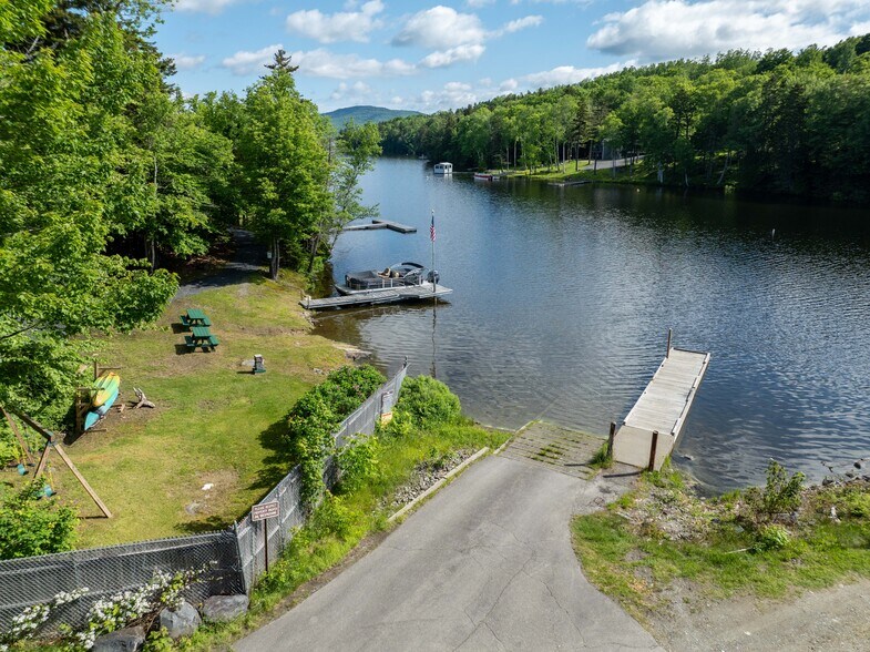 More Photos Of 15 Lower Wilson Pond Rd, Greenville Specialty For Sale