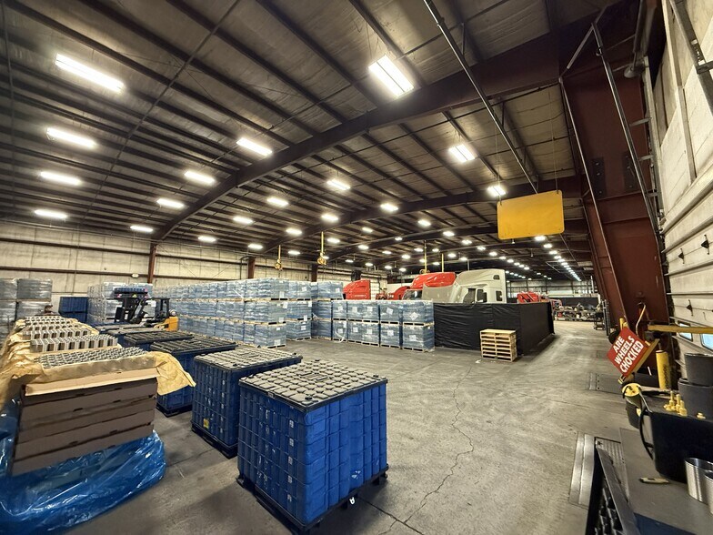 More Photos Of 2090 E 2nd St, Defiance Manufacturing For Lease