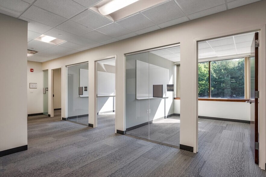 More Photos Of 35 Corporate Dr, Trumbull Medical For Lease