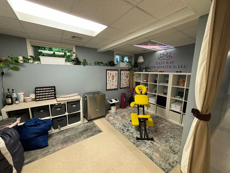 More Photos Of 851 Main St, Warren Medical For Lease