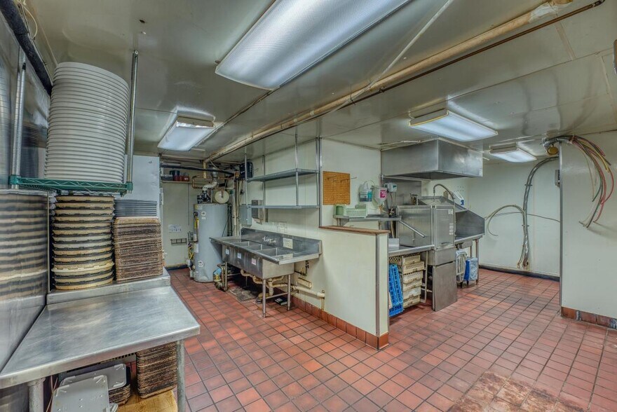 More Photos Of 238 Meadow St, Littleton Freestanding For Sale