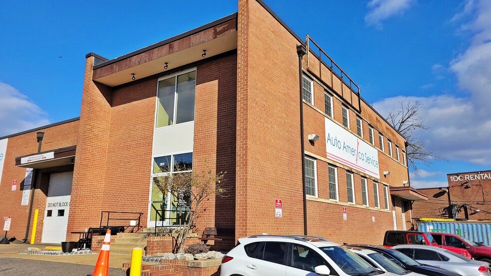 Primary Photo Of 2611 S Shirlington Rd, Arlington Warehouse For Lease