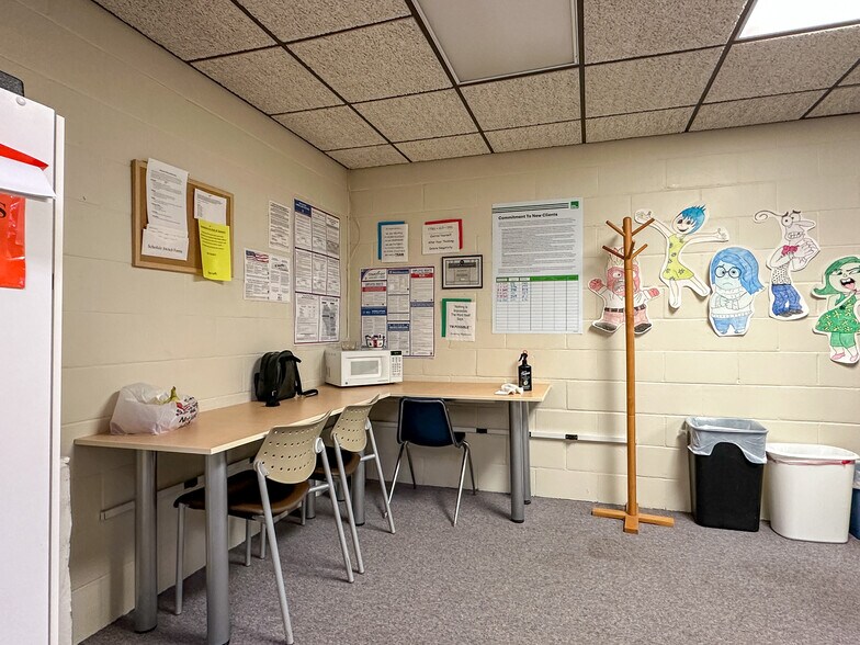 More Photos Of 233 S 8th St, Medford Office For Sale