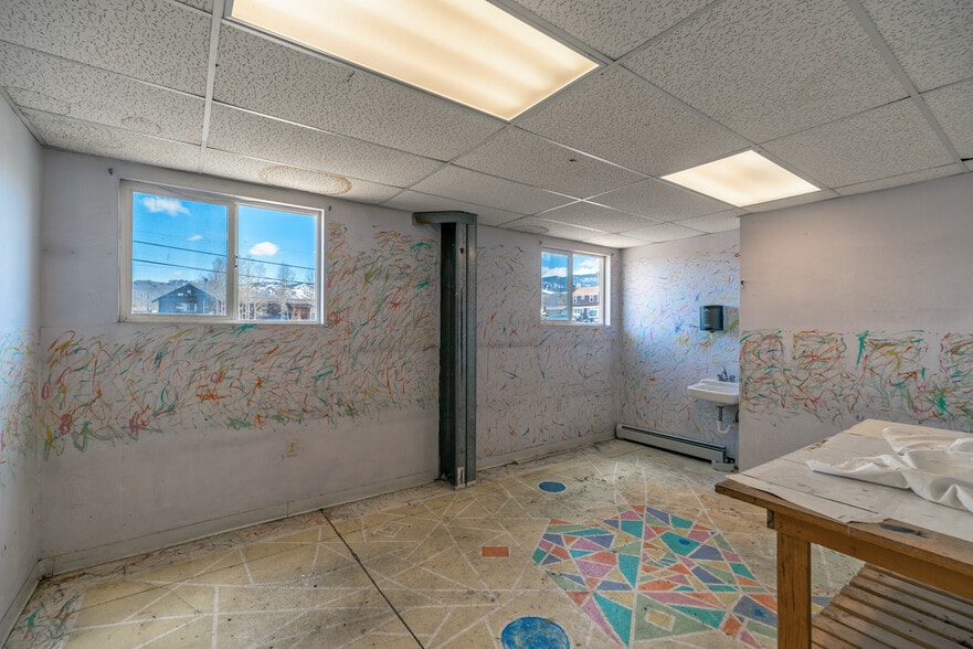 More Photos Of 121 Byers Ave, Hot Sulphur Springs Storefront Retail Residential For Sale