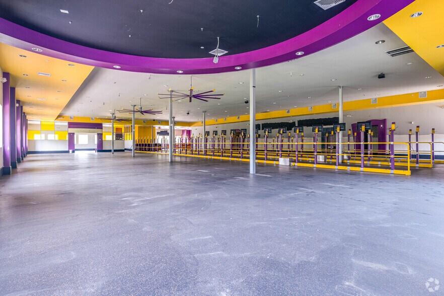 More Photos Of 22 US Highway 6, Port Jervis General Retail For Lease