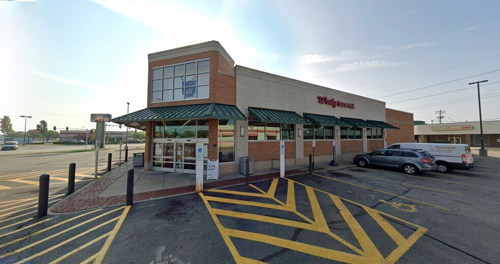More Photos Of 841 Bloomington Rd, Champaign Drugstore For Lease