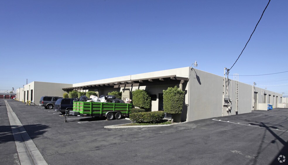 More Photos Of 960 E Orangethorpe Ave, Anaheim Flex For Sale