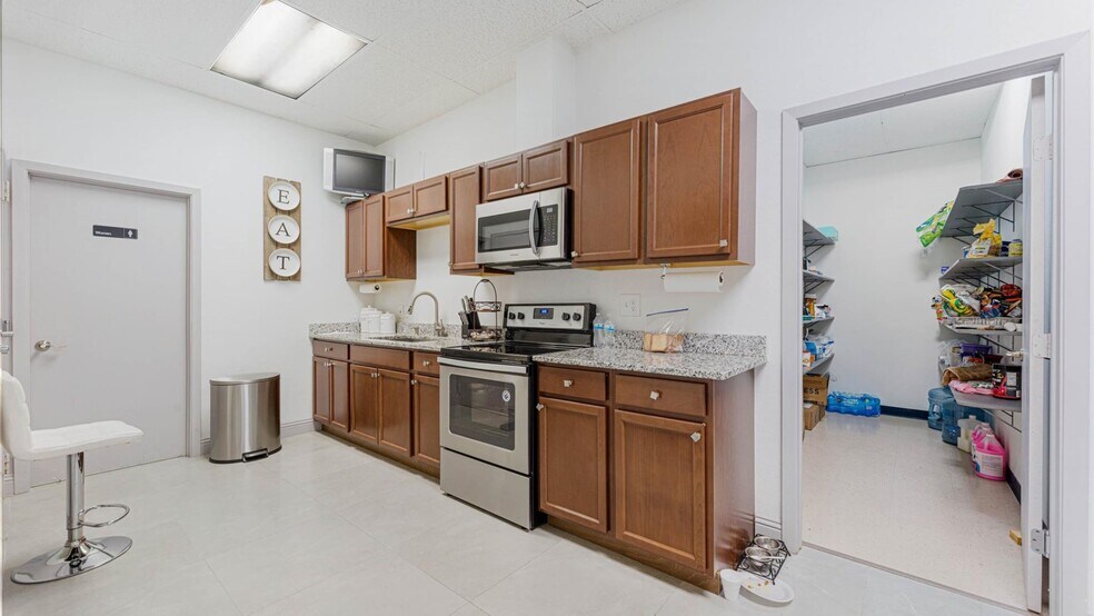 More Photos Of 4059 Bryan Ave, Fort Worth Office Residential For Sale