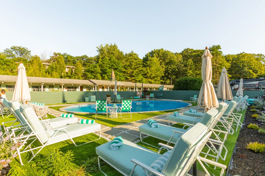 More Photos Of 94 Route 7, New Ashford Hotel For Sale