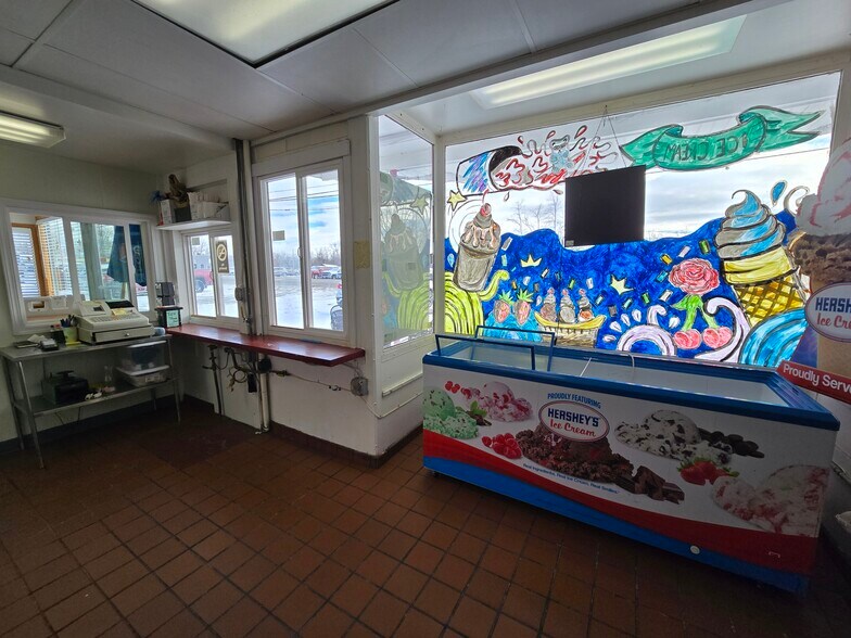 More Photos Of 365 E Main St, Waterloo Town Restaurant For Sale