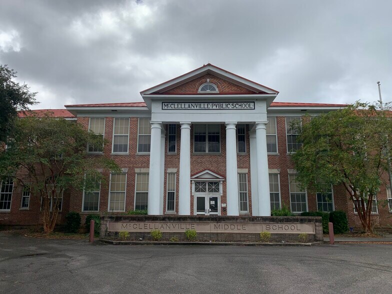 More Photos Of 711 Pinckney St, Mc Clellanville Specialty For Lease