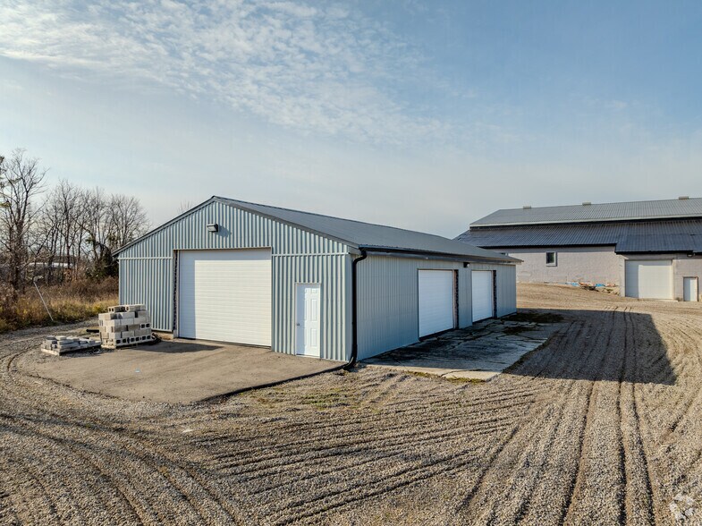 More Photos Of 140 Elizabeth St, Lambton Shores Distribution For Lease