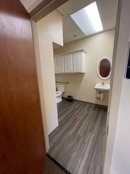 More Photos Of 540 Lake Center Pky, Cumming Office For Lease