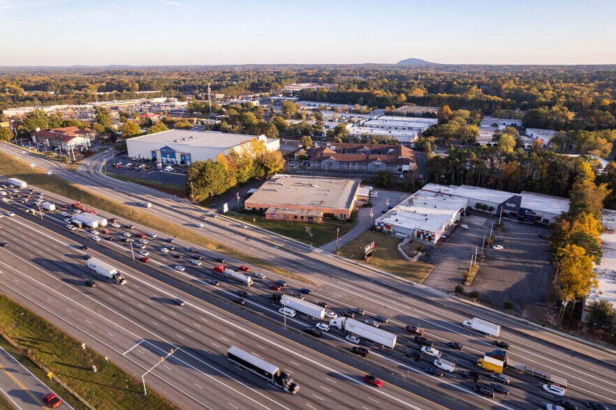 More Photos Of 6218 Dawson Blvd, Norcross Showroom For Sale