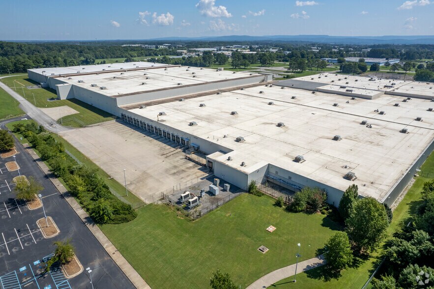 More Photos Of 4905 Moores Mill Rd, Huntsville Manufacturing For Lease