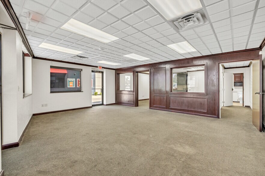 More Photos Of 7106 NW 39th Expy, Bethany Office For Lease