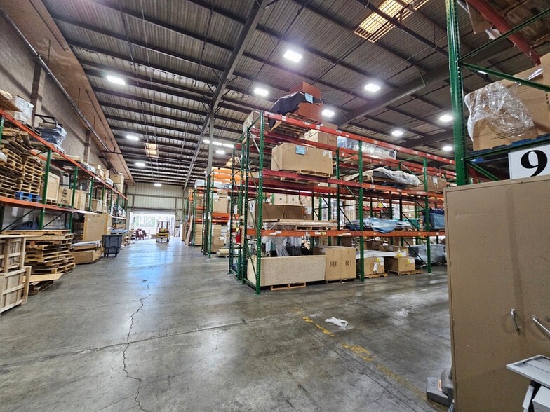 More Photos Of 2312 Kamehameha Hwy, Honolulu Warehouse For Lease