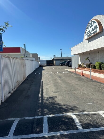 More Photos Of 111 N Dale St, Anaheim Freestanding For Sale