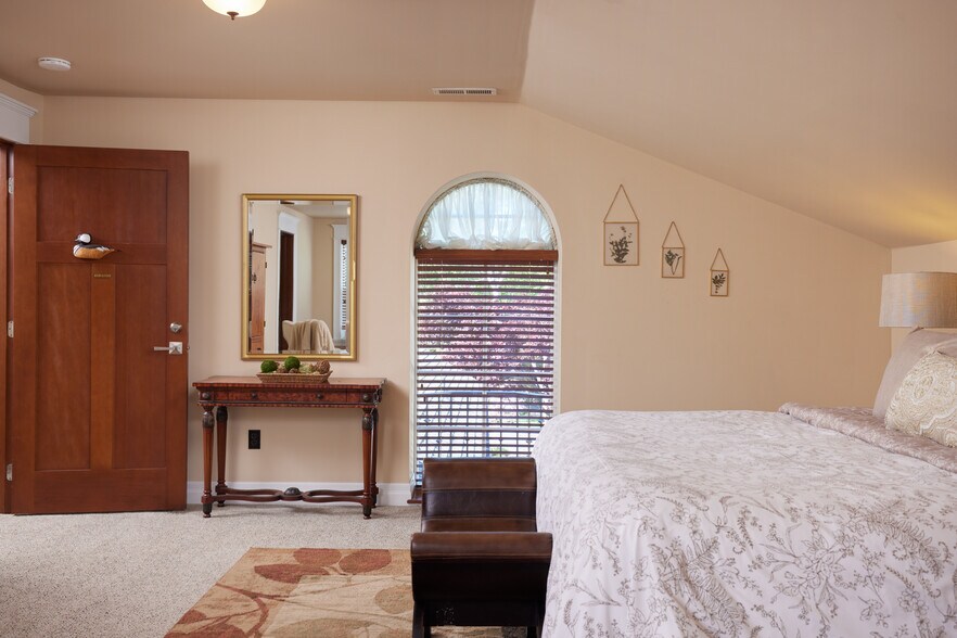 More Photos Of 527 Catherine St, Walla Walla Hospitality For Sale