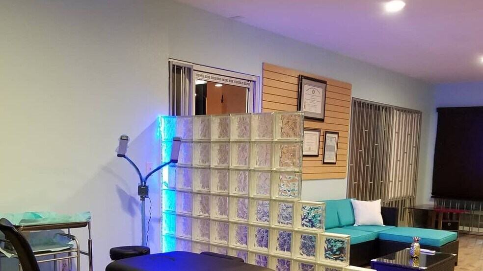 More Photos Of 9121 Garden Grove Blvd, Garden Grove General Retail For Lease