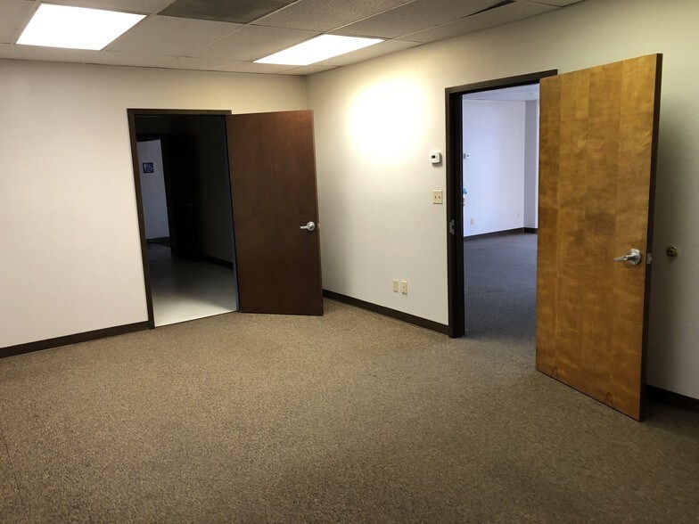 More Photos Of 1002-1004 Hanson Ct, Milpitas Manufacturing For Lease