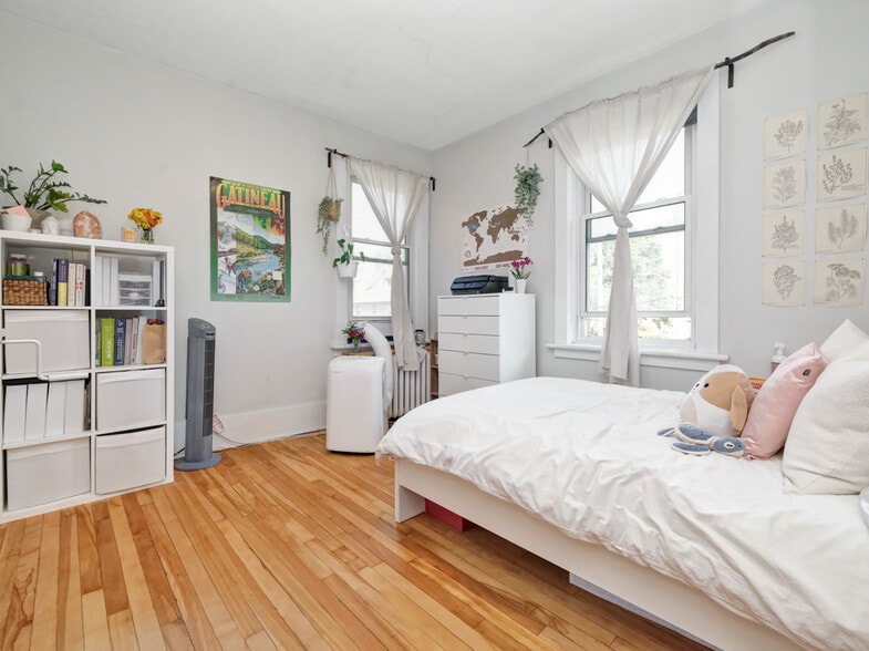 More Photos Of 342 Frank St, Ottawa Apartments For Sale