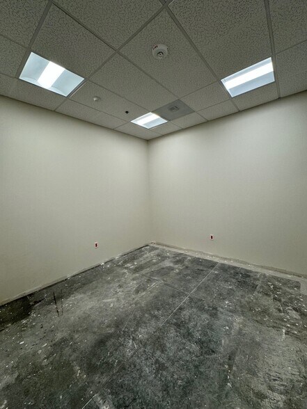 More Photos Of 25425 Orchard Village Rd, Santa Clarita Medical For Sale