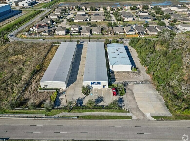 More Photos Of 8051 S Sam Houston Pky, Houston Unknown For Lease