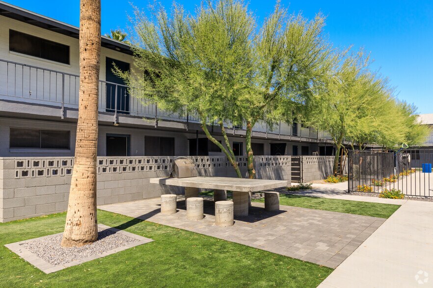 More Photos Of 3025 N 36th St, Phoenix Apartments For Sale