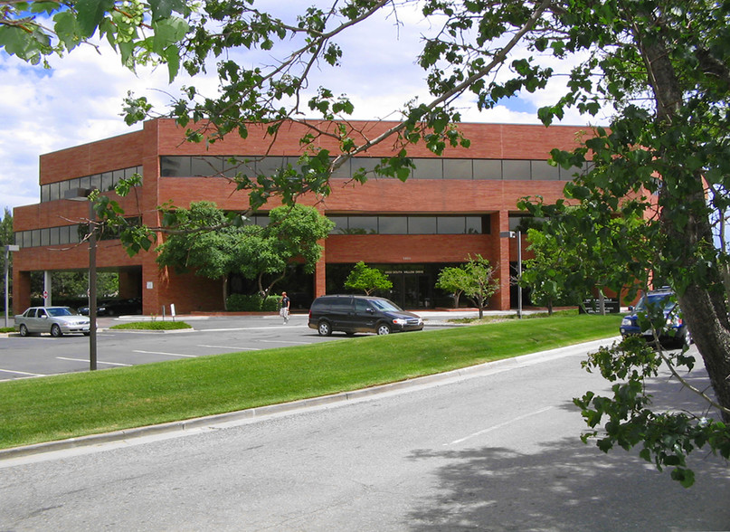 Primary Photo Of 5950 S Willow Dr, Greenwood Village Office For Lease