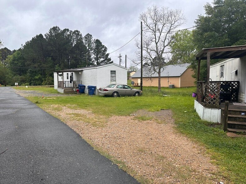 More Photos Of 325 Vernon St, New Llano Land For Sale