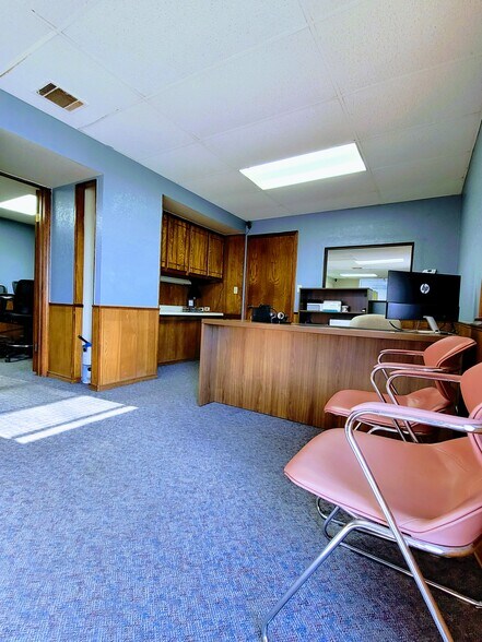 More Photos Of 2614 SW Lee Blvd, Lawton Office For Sale