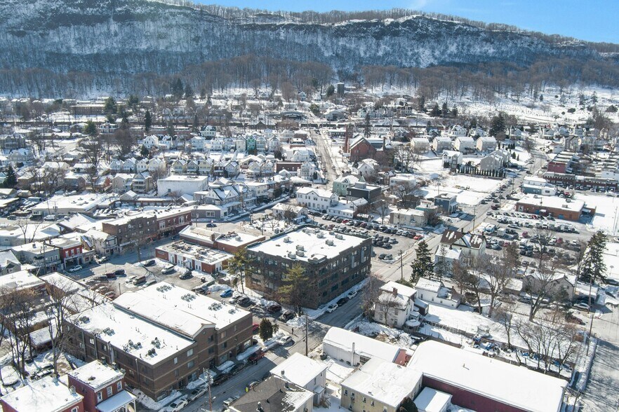 More Photos Of 31 W Broad St, Haverstraw Office For Lease