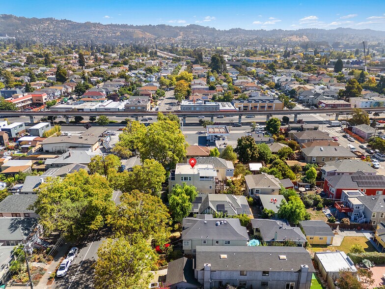 More Photos Of 823-825 55th St, Oakland Apartments For Sale