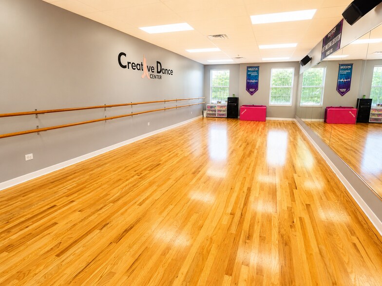 More Photos Of 11504 183rd Pl, Orland Park Office For Sale