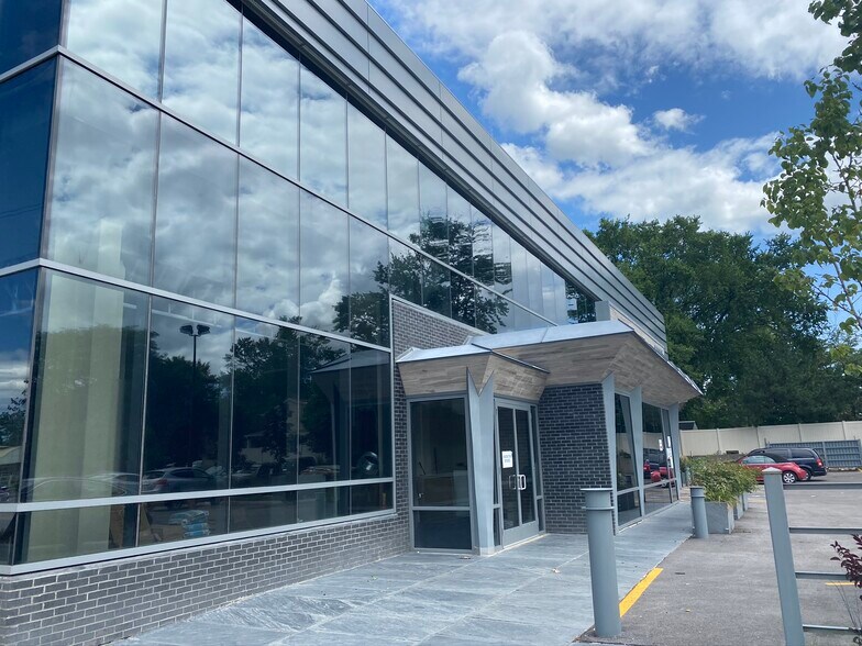 More Photos Of 10801 S Western Ave, Chicago Medical For Lease