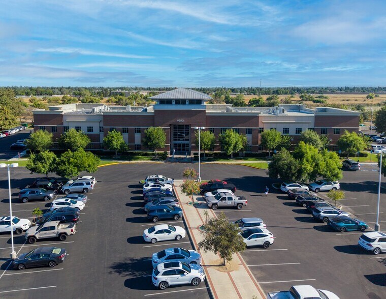 More Photos Of 9900 Stockdale Hwy, Bakersfield Medical For Sale