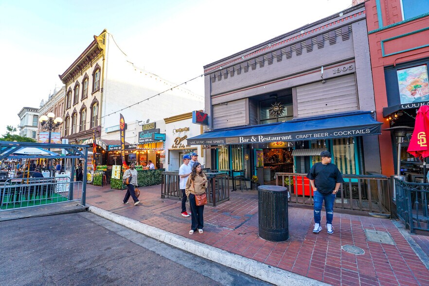 More Photos Of 748 5th Ave, San Diego Storefront For Sale