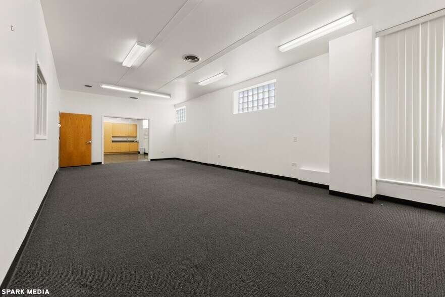 More Photos Of 4123-4125 Oakton St, Skokie Storefront For Sale