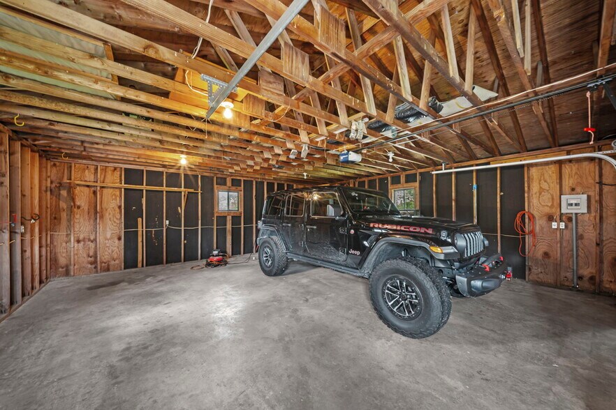 More Photos Of 1810 Little Flock Dr, Rogers Specialty For Sale