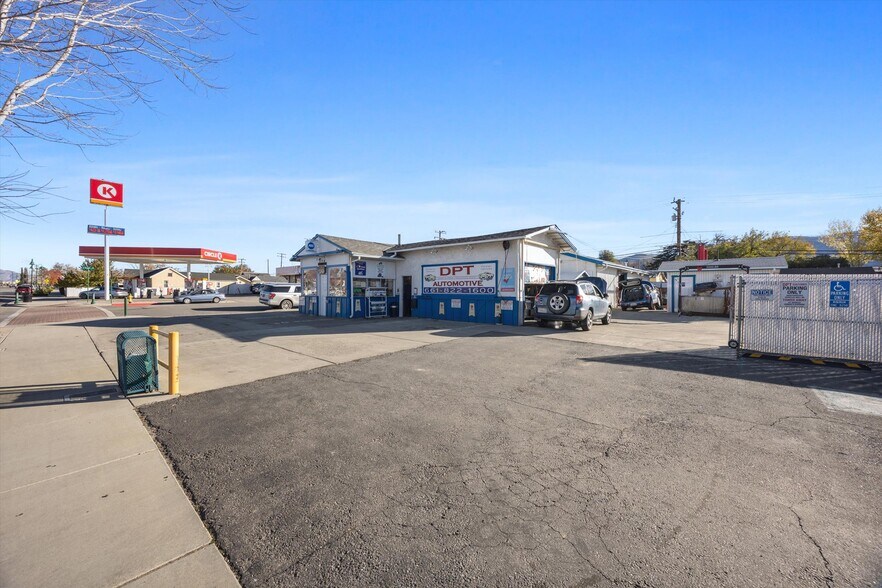 More Photos Of 230 E Tehachapi Blvd, Tehachapi General Retail For Sale