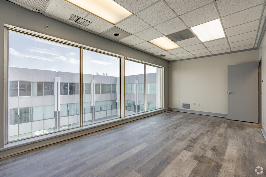 More Photos Of 3385 Airways Blvd, Memphis Medical For Lease