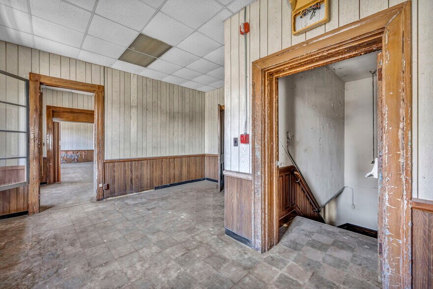 More Photos Of 112-130 Erie St S, Massillon Office For Sale