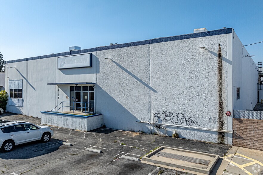 More Photos Of 14233 Gannet St, La Mirada Manufacturing For Sale