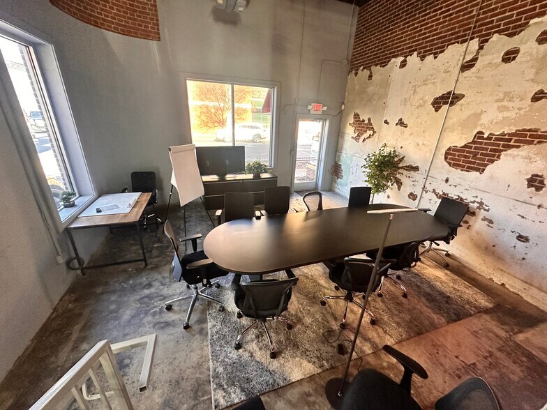More Photos Of 1235 W Morehead St, Charlotte Office For Lease