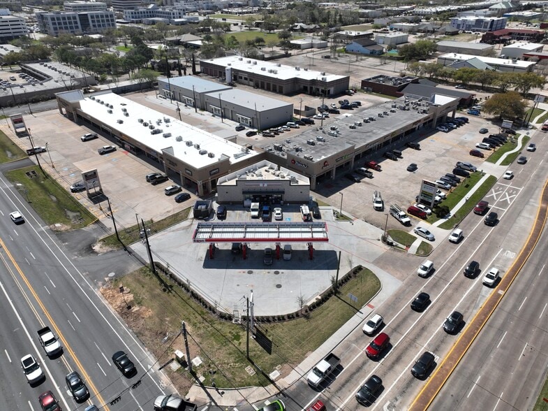 More Photos Of 103-133 Bay Area Blvd, Webster Unknown For Lease