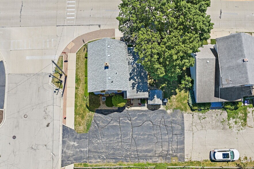 More Photos Of 55 S Madison St, Oswego Office For Sale