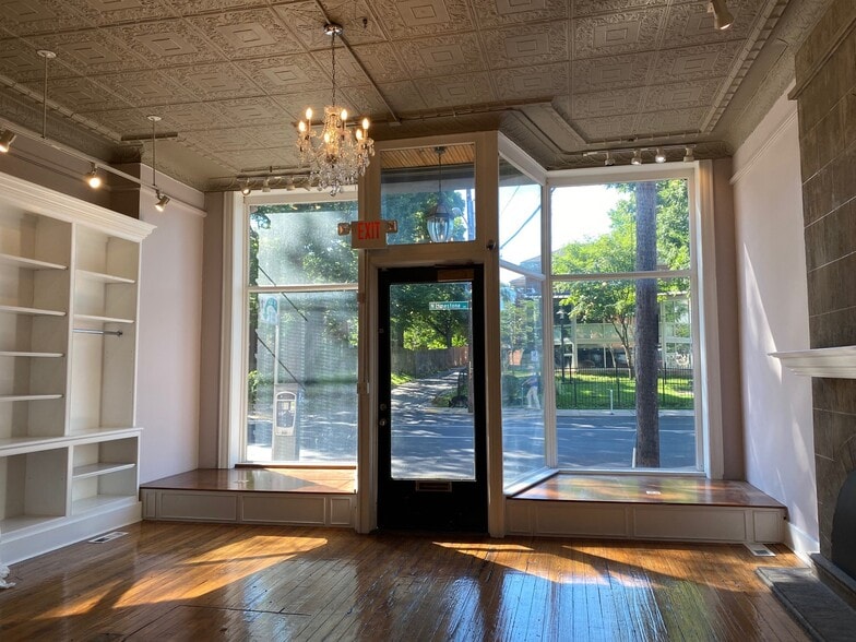 More Photos Of 209-211 N Limestone, Lexington Storefront Retail Residential For Sale