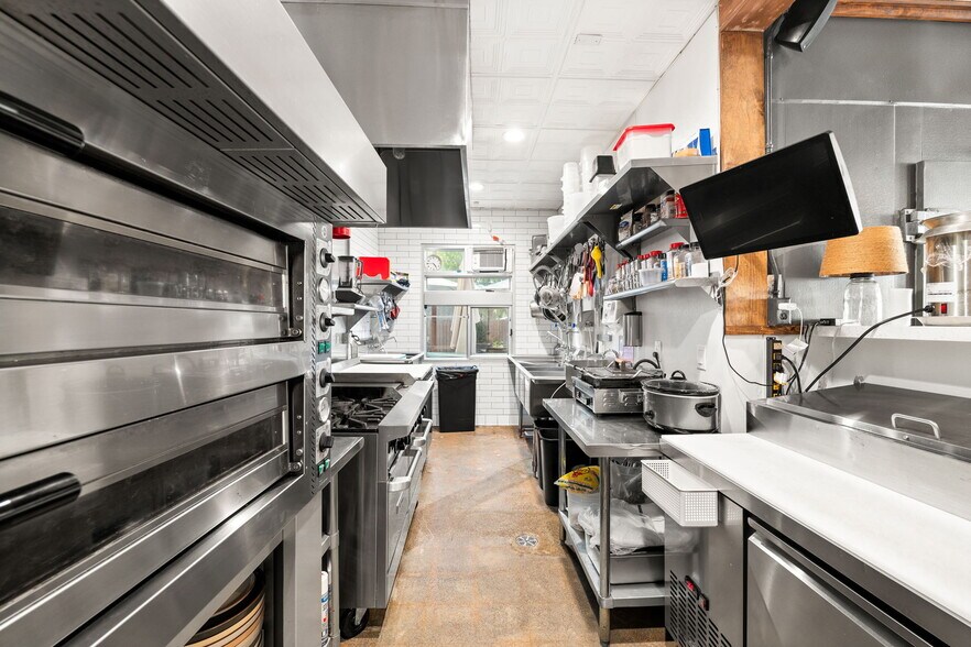 More Photos Of 28192 Silverado Canyon Rd, Silverado General Retail For Sale